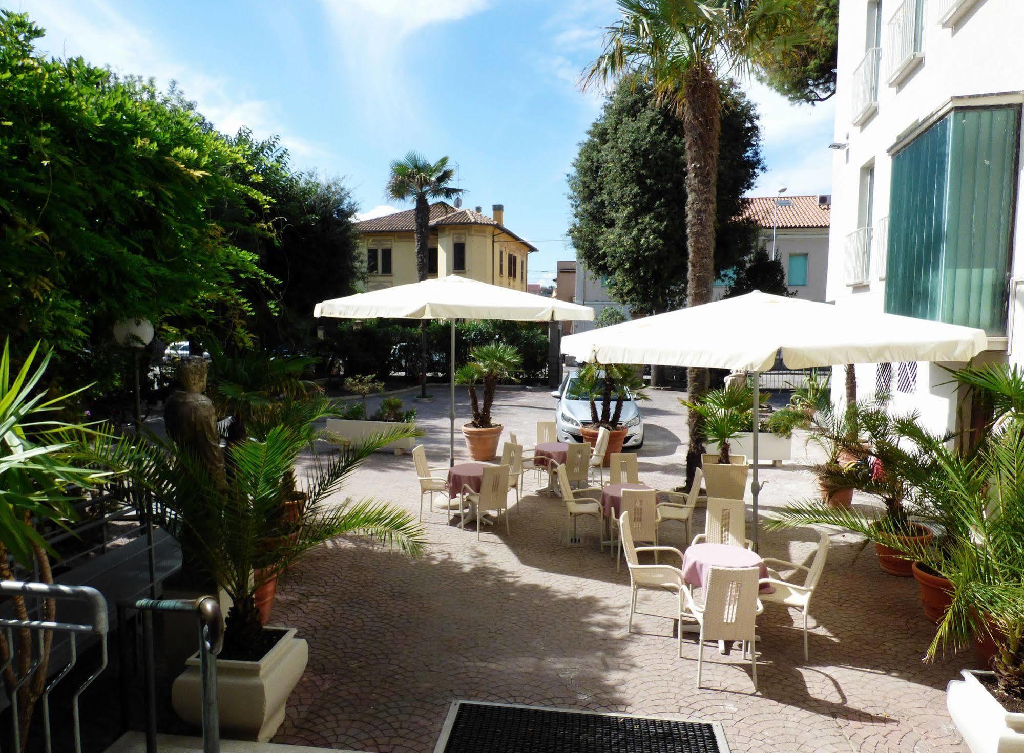 Hotel Cristallo Senigallia Eksteriør billede
